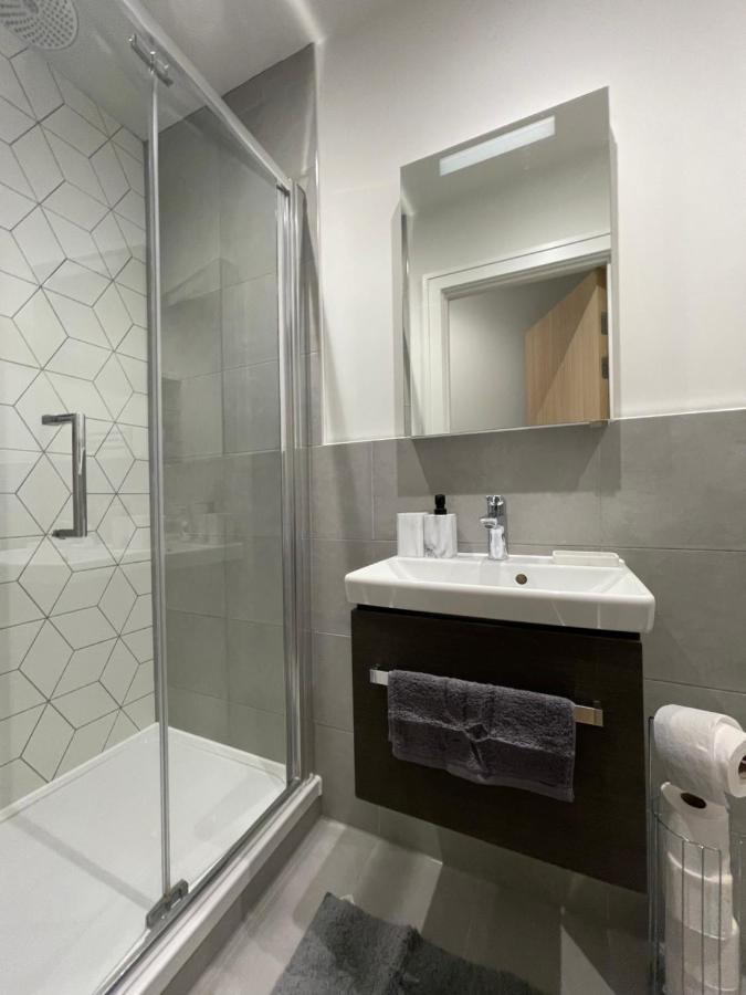 הית'רו Aeropartment & Aerotel, London Heathrow Airport, Terminal 4, Ev Stations & Cheap Parking On Site! מראה חיצוני תמונה